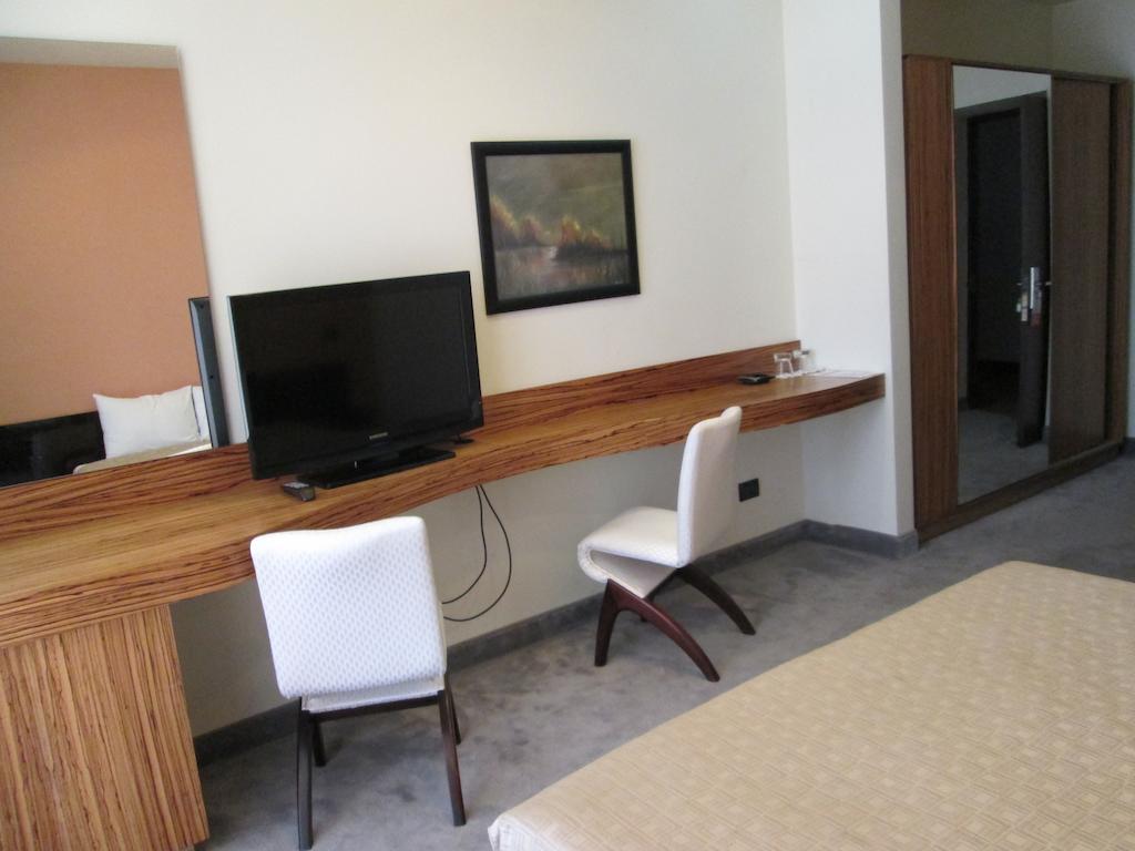 Arzakan Akhtamar Hotel Cjsc الغرفة الصورة