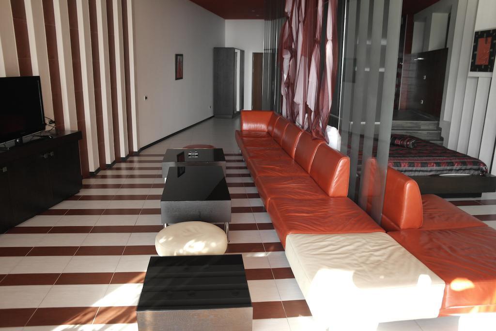 Arzakan Akhtamar Hotel Cjsc الغرفة الصورة