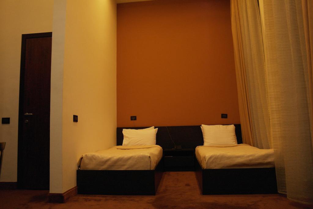 Arzakan Akhtamar Hotel Cjsc الغرفة الصورة