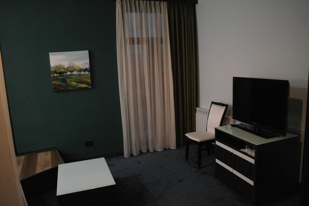 Arzakan Akhtamar Hotel Cjsc الغرفة الصورة