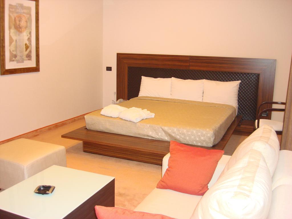 Arzakan Akhtamar Hotel Cjsc الغرفة الصورة